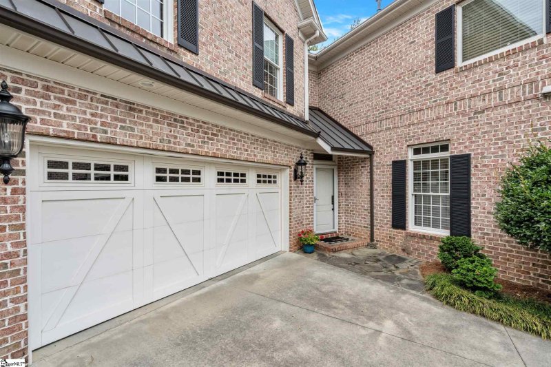 Property image 2 at 124 Lowther Hall Lane, Greenville, SC 29615