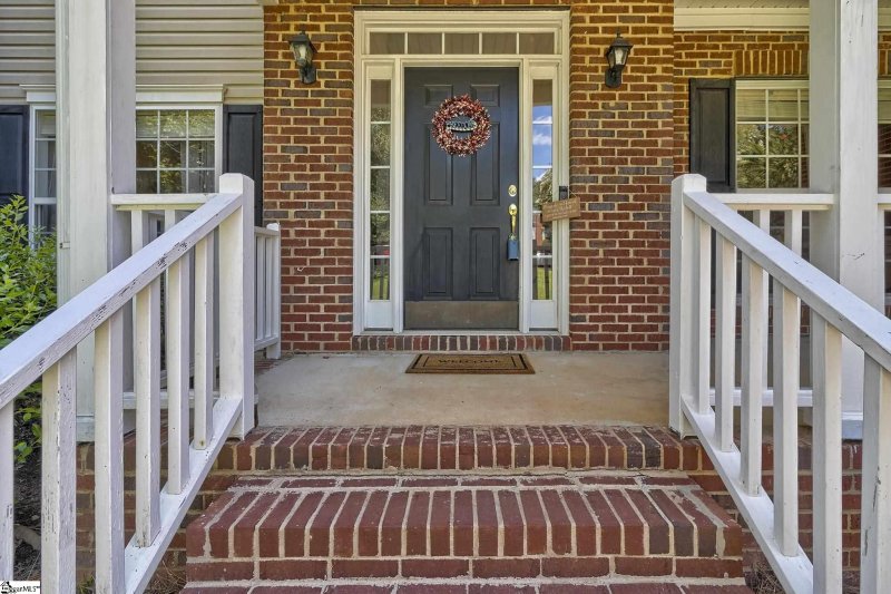 Property image 2 at 304 Stonewall Drive, Easley, SC 29642