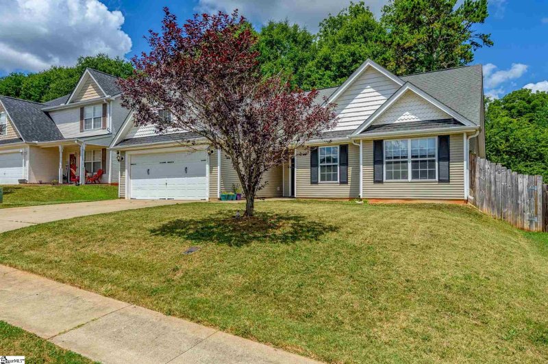 Property image 2 at 135 Stockbridge Drive, Spartanburg, SC 29301-5961