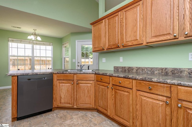 Property image 5 at 135 Stockbridge Drive, Spartanburg, SC 29301-5961