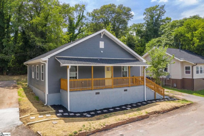 Property image 2 at 35 Ross Street, Greenville, SC 29611