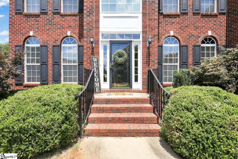 Property image 3 at 1008 Carriage Park Circle, Greer, SC 29650