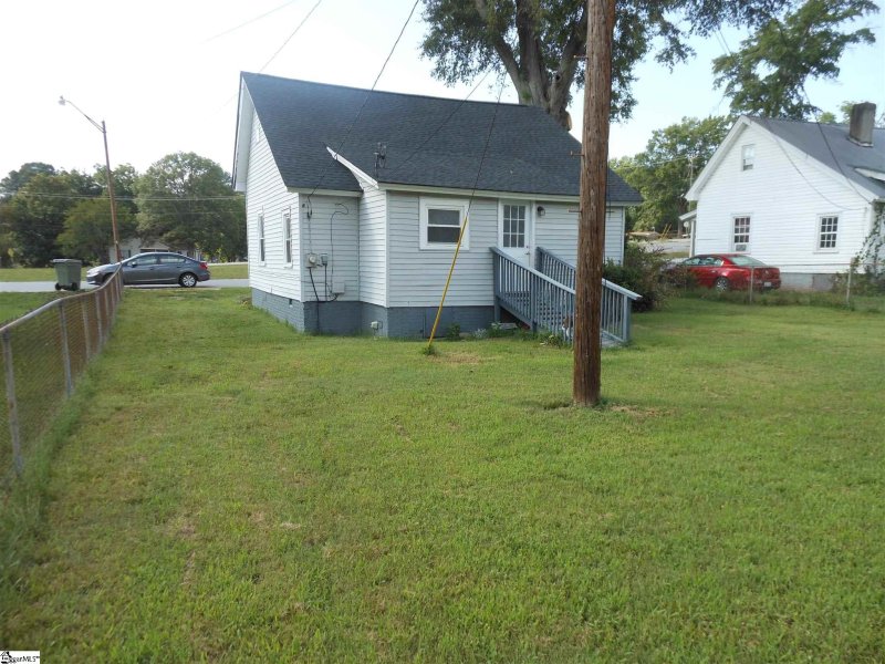 Property image 2 at 105 1st Street, Fountain Inn, SC 29644