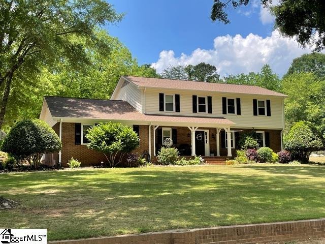 108 KINGSWOOD Circle