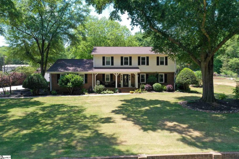 Property image 2 at 108 KINGSWOOD Circle, Simpsonville, SC 29681