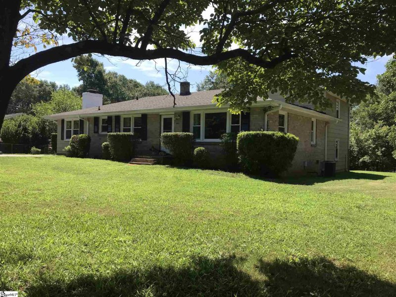Property image 2 at 410 Meadors Avenue, Greenville, SC 29605