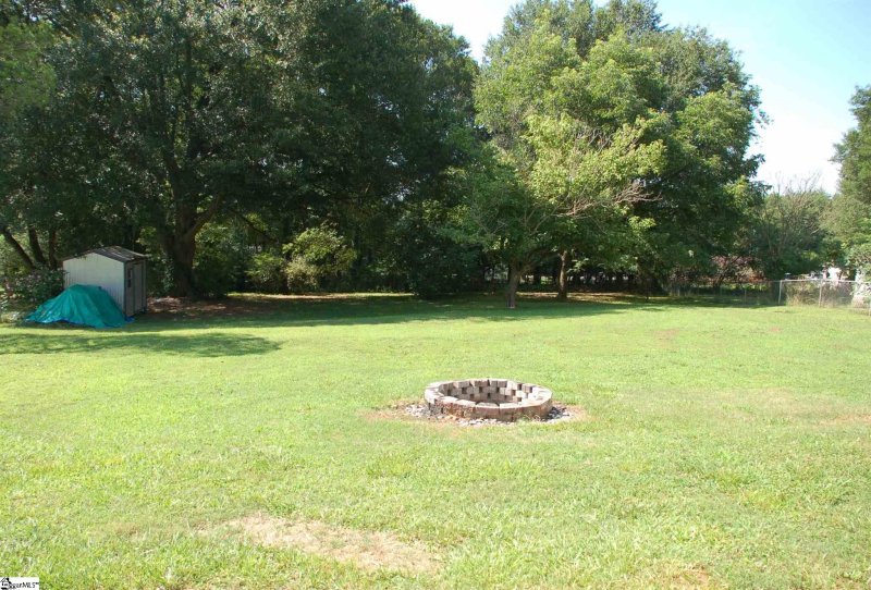 Property image 4 at 410 Meadors Avenue, Greenville, SC 29605