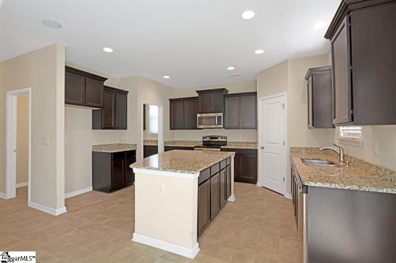 Property image 3 at 583 Goldstone Lane, Boiling Springs, SC 29316