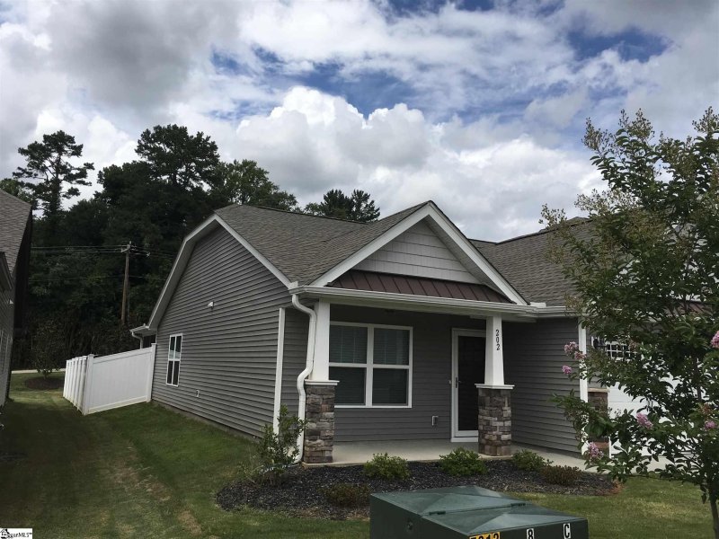 Property image 2 at 202 Everard Lane, Greer, SC 29650-1094