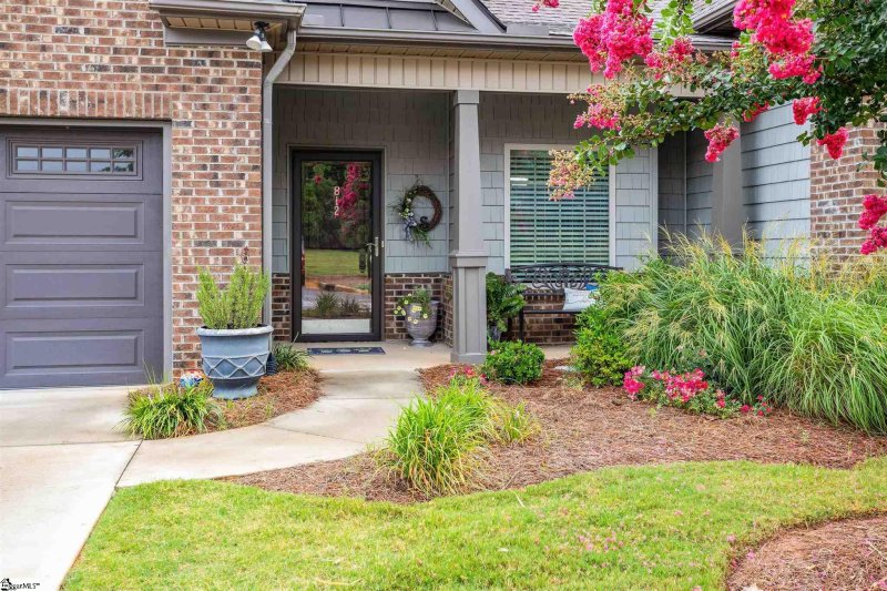 Property image 2 at 812 Asheton Commons Lane, Simpsonville, SC 29681