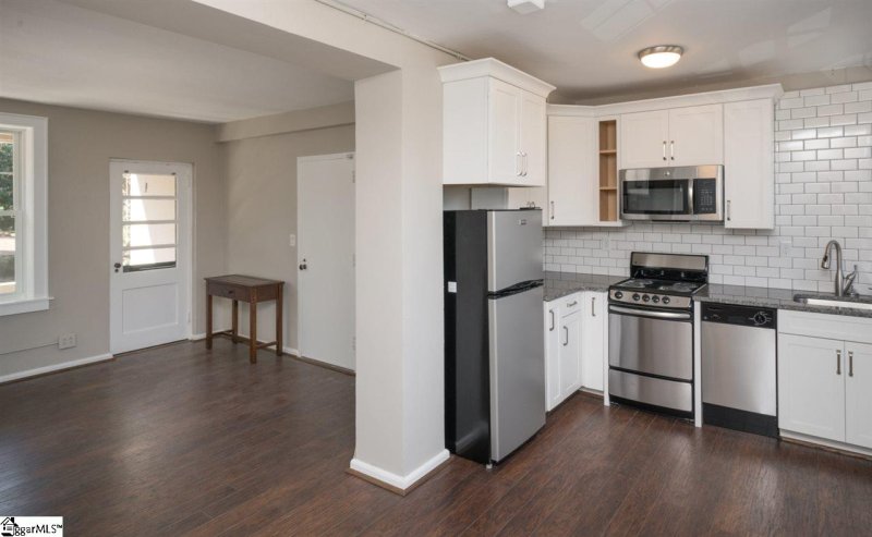 Property image 5 at 601 Cleveland 5D Street, Greenville, SC 29601