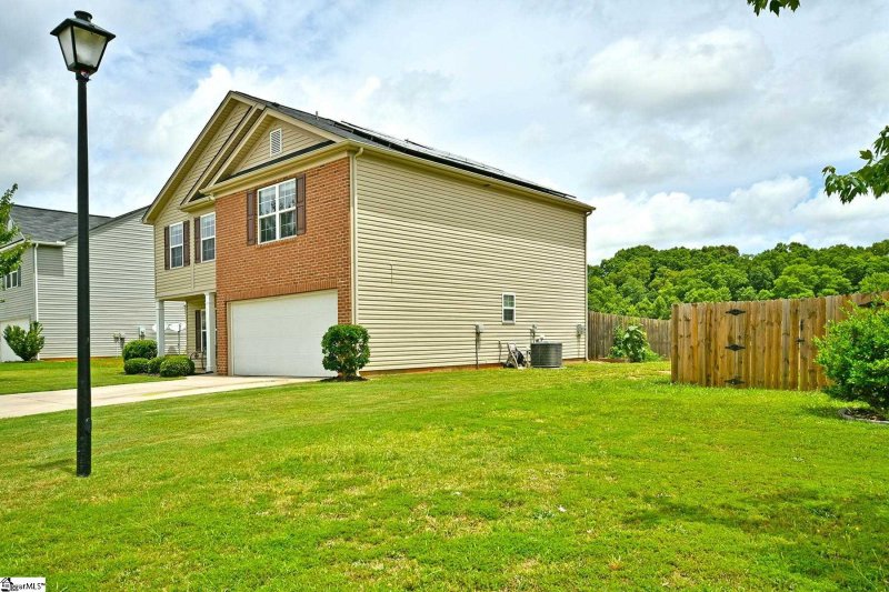 Property image 2 at 417 Perrysburg Lane, Moore, SC 29369