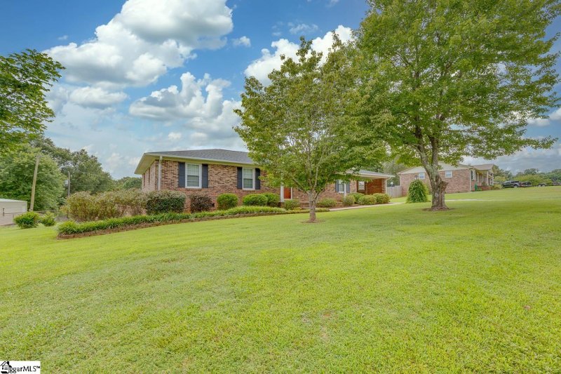 Property image 2 at 210 Bentwood Drive, Piedmont, SC 29673