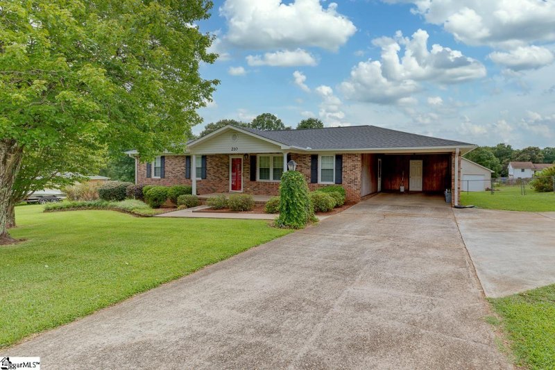 Property image 3 at 210 Bentwood Drive, Piedmont, SC 29673