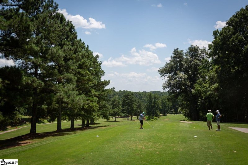 Property image 4 at 136 Club View Drive, Greenville, SC 29609