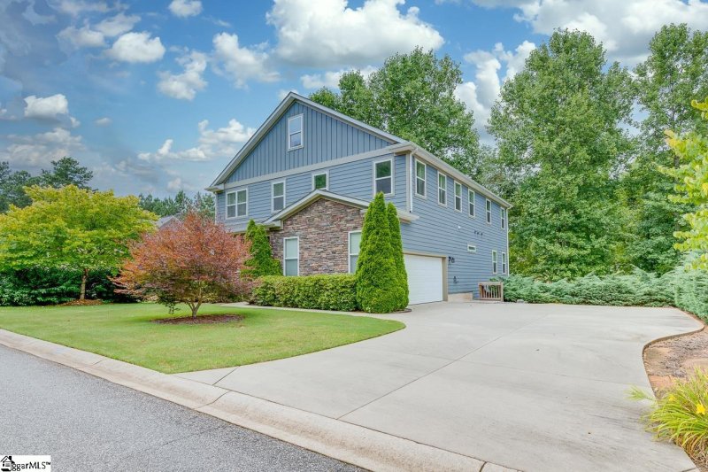 Property image 2 at 15 Lord Byron Lane, Travelers Rest, SC 29690