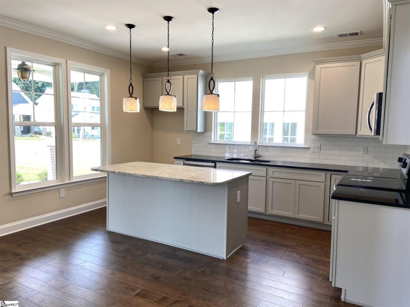 Property image 4 at 46 Cottage Knoll Circle, Greenville, SC 29609