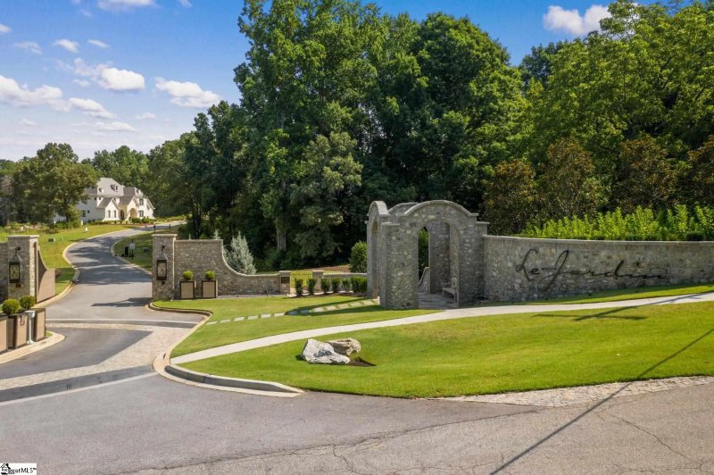 Property image 4 at 566 Adaliz Way, Greer, SC 29650