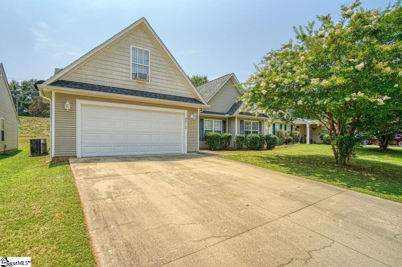 Property image 2 at 512 Chastine Drive, Spartanburg, SC 29301