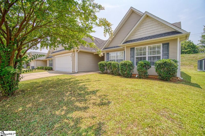 Property image 3 at 512 Chastine Drive, Spartanburg, SC 29301