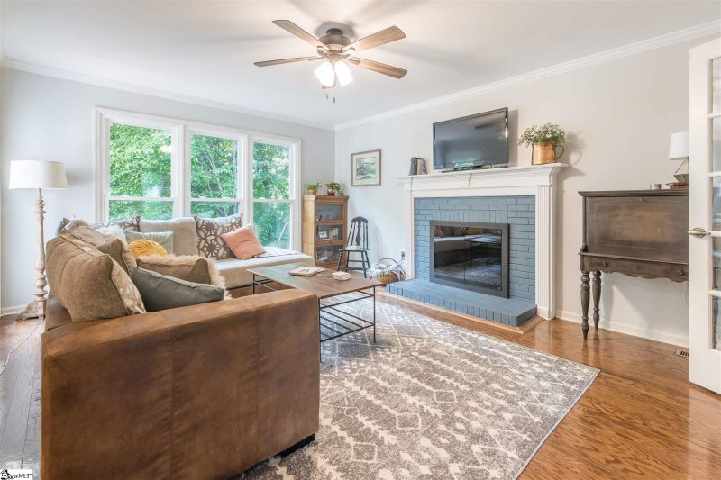 Property image 2 at 9 E Stablegate Road, Greenville, SC 29615