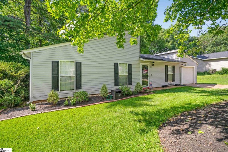 Property image 2 at 39 Charlwood Avenue, Piedmont, SC 29673