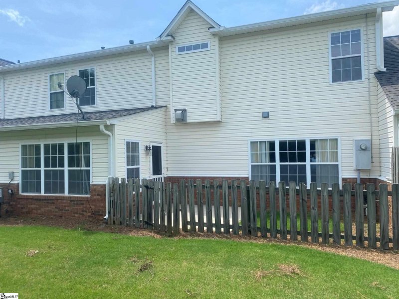 Property image 2 at 690 Ivybrooke Avenue, Greenville, SC 29615