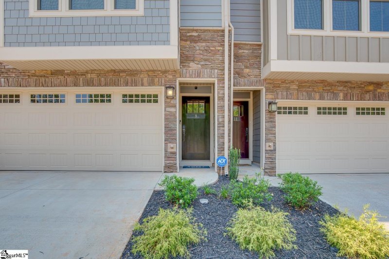 Property image 3 at 9 Questover Drive, Greenville, SC 29607