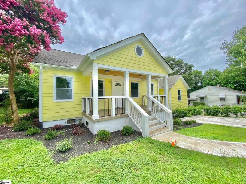 Property image 2 at 111 Ivydale Drive, Greenville, SC 29609-1925