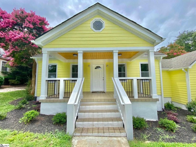 Property image 3 at 111 Ivydale Drive, Greenville, SC 29609-1925