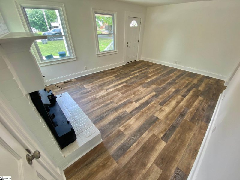 Property image 5 at 111 Ivydale Drive, Greenville, SC 29609-1925