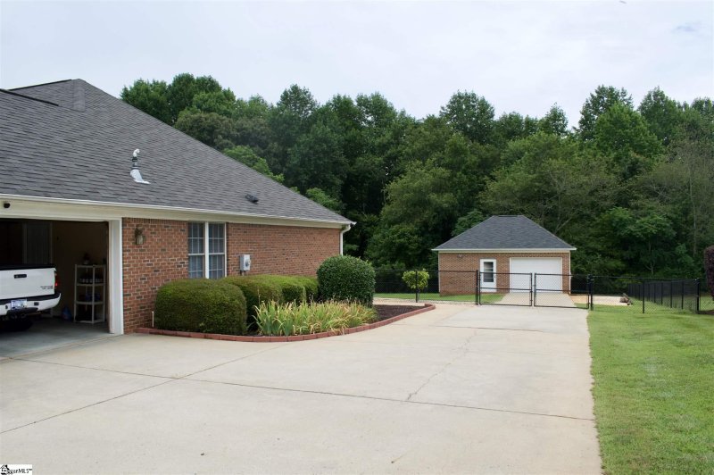 Property image 2 at 127 Barley Mill Road, Moore, SC 29369