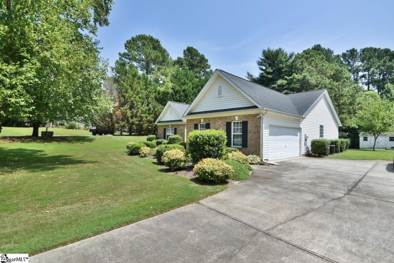 Property image 3 at 101 Riddle Road, Simpsonville, SC 29681