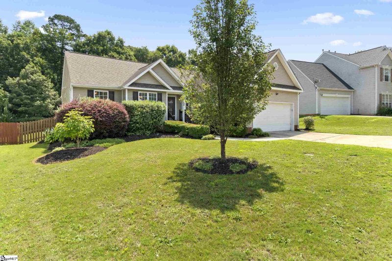 Property image 2 at 212 Bonnie Woods Drive, Greenville, SC 29605