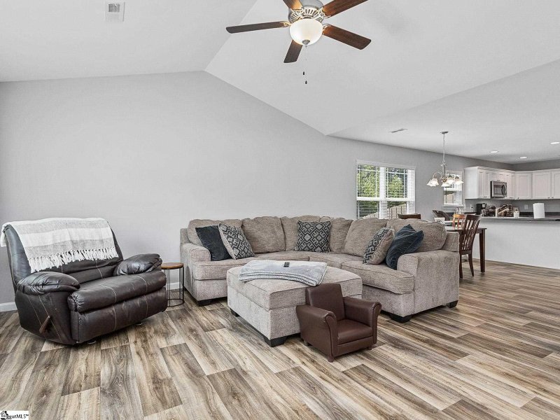 Property image 3 at 65 Pine Drive, Taylors, SC 29687