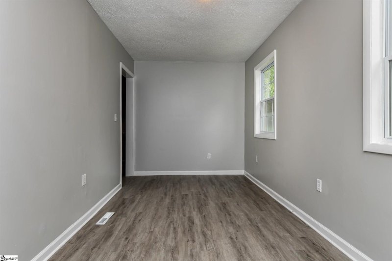 Property image 3 at 4 Mosher Street, Greenville, SC 29609
