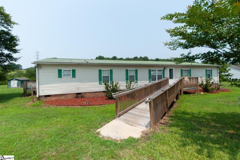 Property image 2 at 135 Stillwater Drive, Greenville, SC 29611