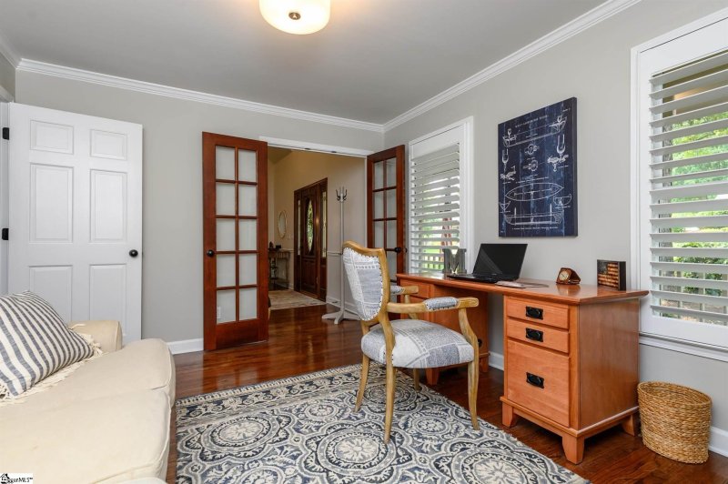 Property image 5 at 210 E Cranberry Lane, Greenville, SC 29615-5502