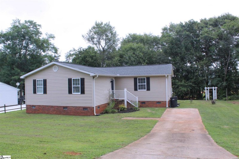 Property image 2 at 301 Parkston Avenue, Greenville, SC 29605