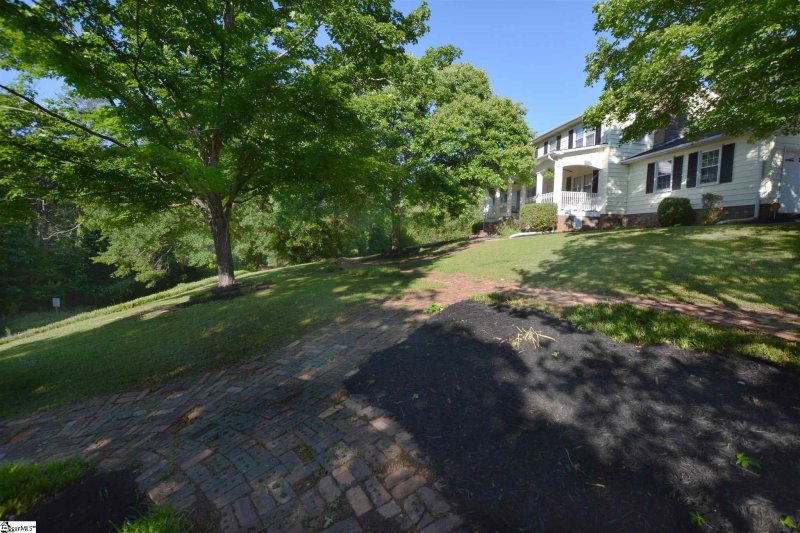 Property image 2 at 320 Eastcliffe Way, Greenville, SC 29611