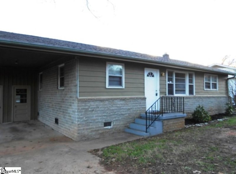 Property image 2 at 111 N Wingate Road, Greenville, SC 29605