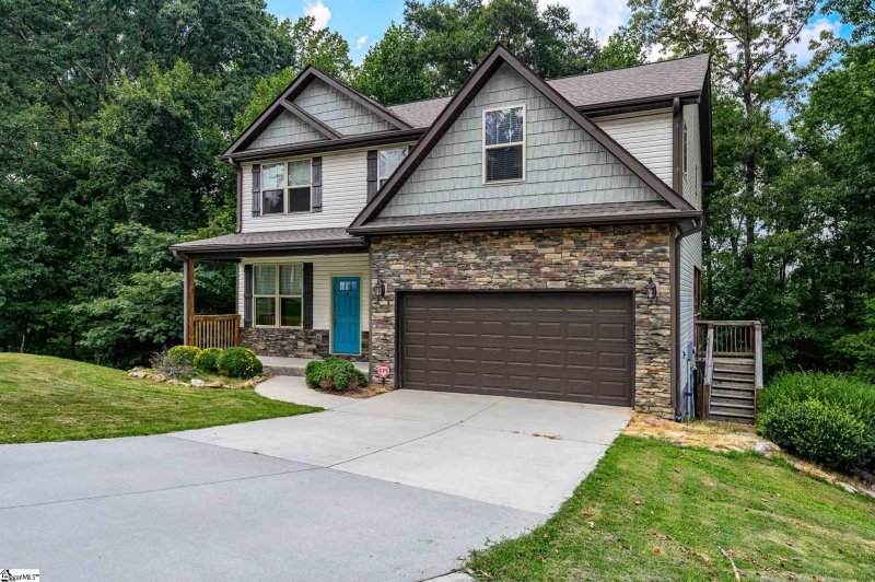 Property image 2 at 121 Cascade Drive, Greer, SC 29651