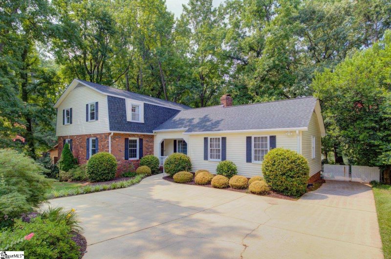 Property image 2 at 208 Stonehedge Drive, Greenville, SC 29615