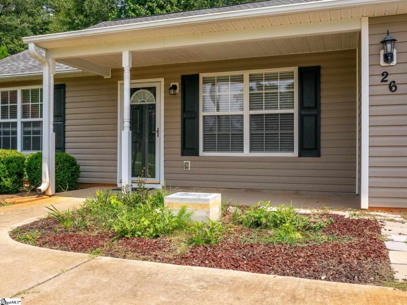 Property image 3 at 26 Patriots Pride Court, Simpsonville, SC 29680