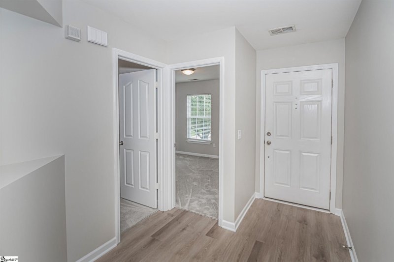 Property image 3 at 104 Becket Court, Greenville, SC 29605