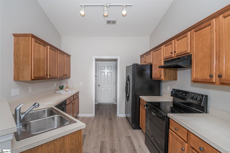 Property image 4 at 104 Becket Court, Greenville, SC 29605