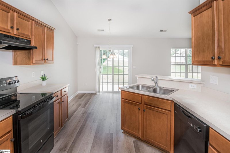 Property image 5 at 104 Becket Court, Greenville, SC 29605