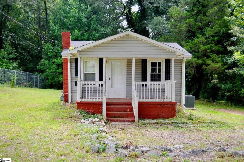 Property image 2 at 110 Boyd Avenue, Simpsonville, SC 29681