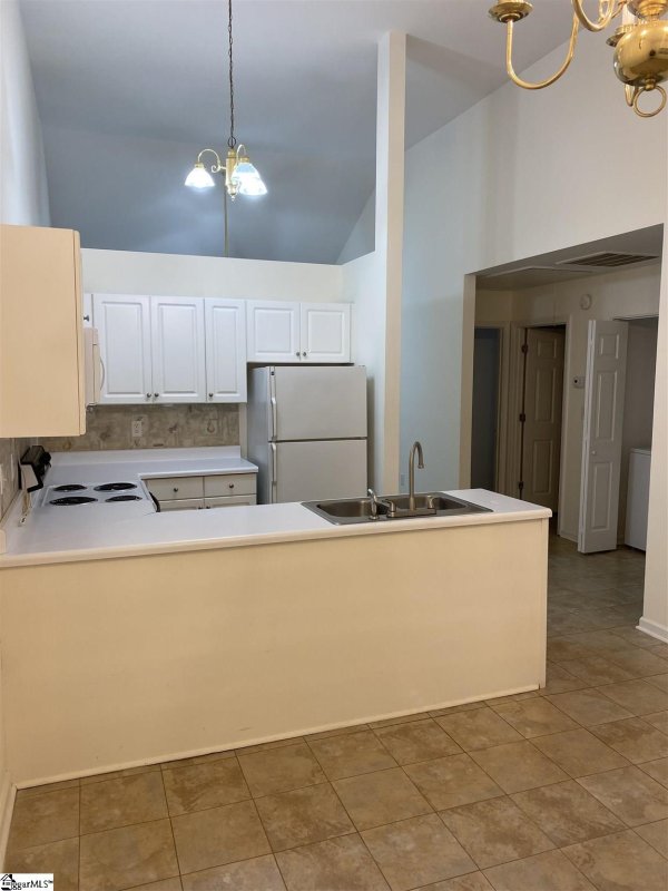 Property image 2 at 9 Huntress Drive, Greer, SC 29651