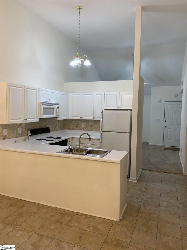 Property image 3 at 9 Huntress Drive, Greer, SC 29651
